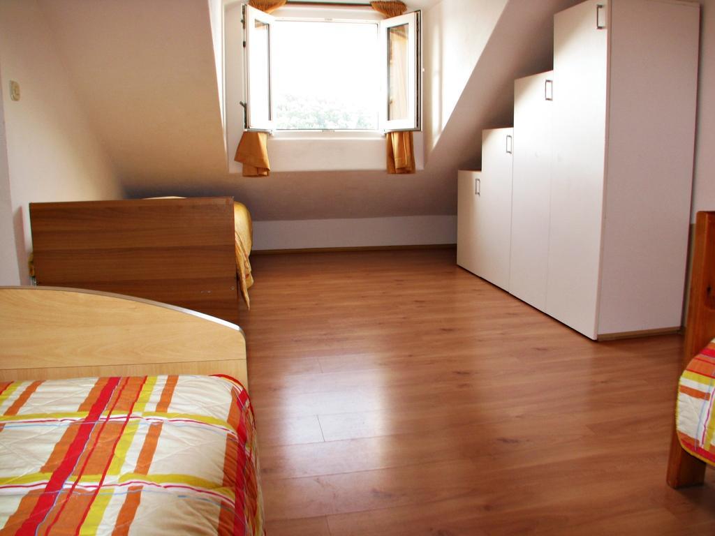 Apartment Martinic 푸치스차 객실 사진